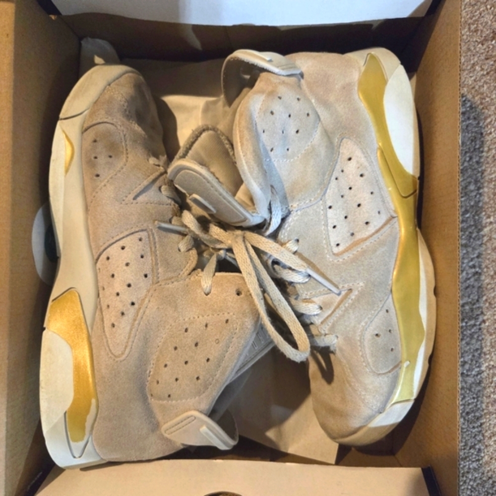 Kids High-Top Jordan Suede Sneakers - Beige and Gold With Box